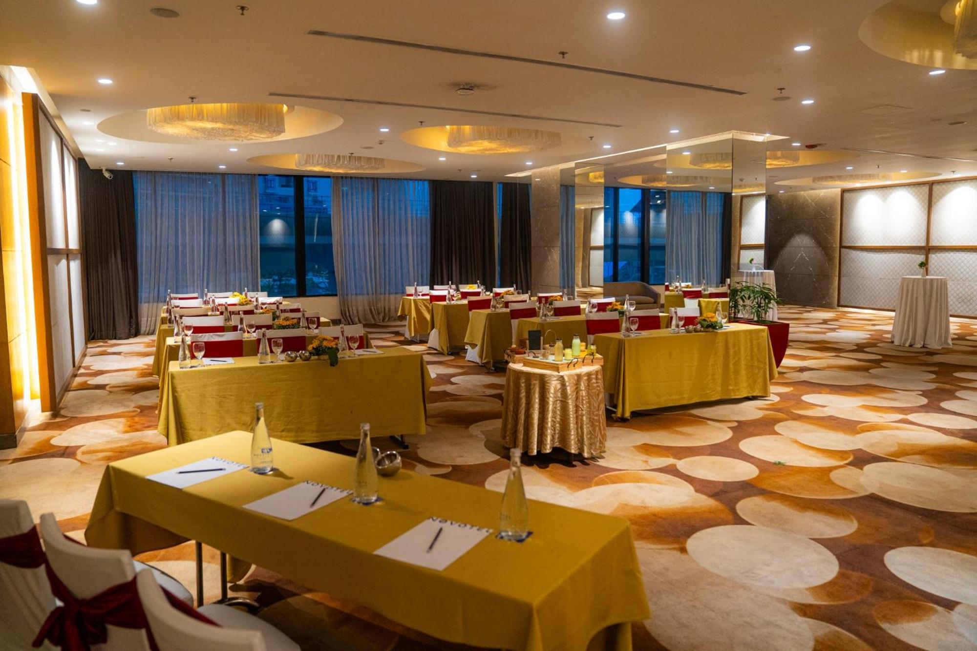 โนโวเทล กลกาตา โฮเต็ล แอนด์ เรสซิเดนซ์ - แอน แอคคอร์ โอเต็ล แบรนด์ Hotel โกลกาตา ภายนอก รูปภาพ Meeting room