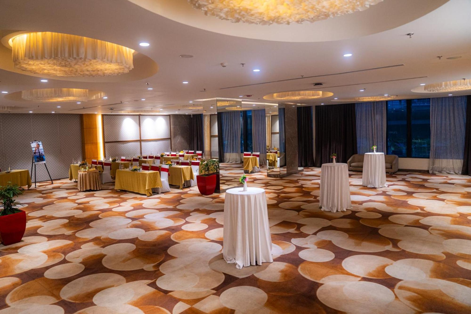 โนโวเทล กลกาตา โฮเต็ล แอนด์ เรสซิเดนซ์ - แอน แอคคอร์ โอเต็ล แบรนด์ Hotel โกลกาตา ภายนอก รูปภาพ The ballroom